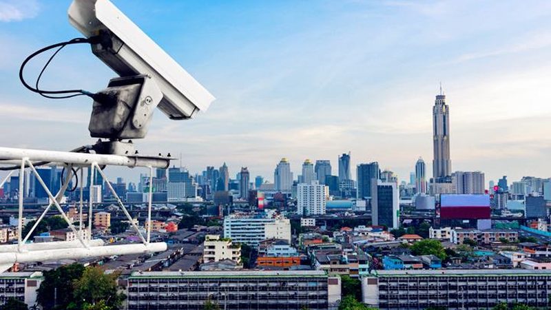人脸识别技术在城市安防中的应用与挑战**
